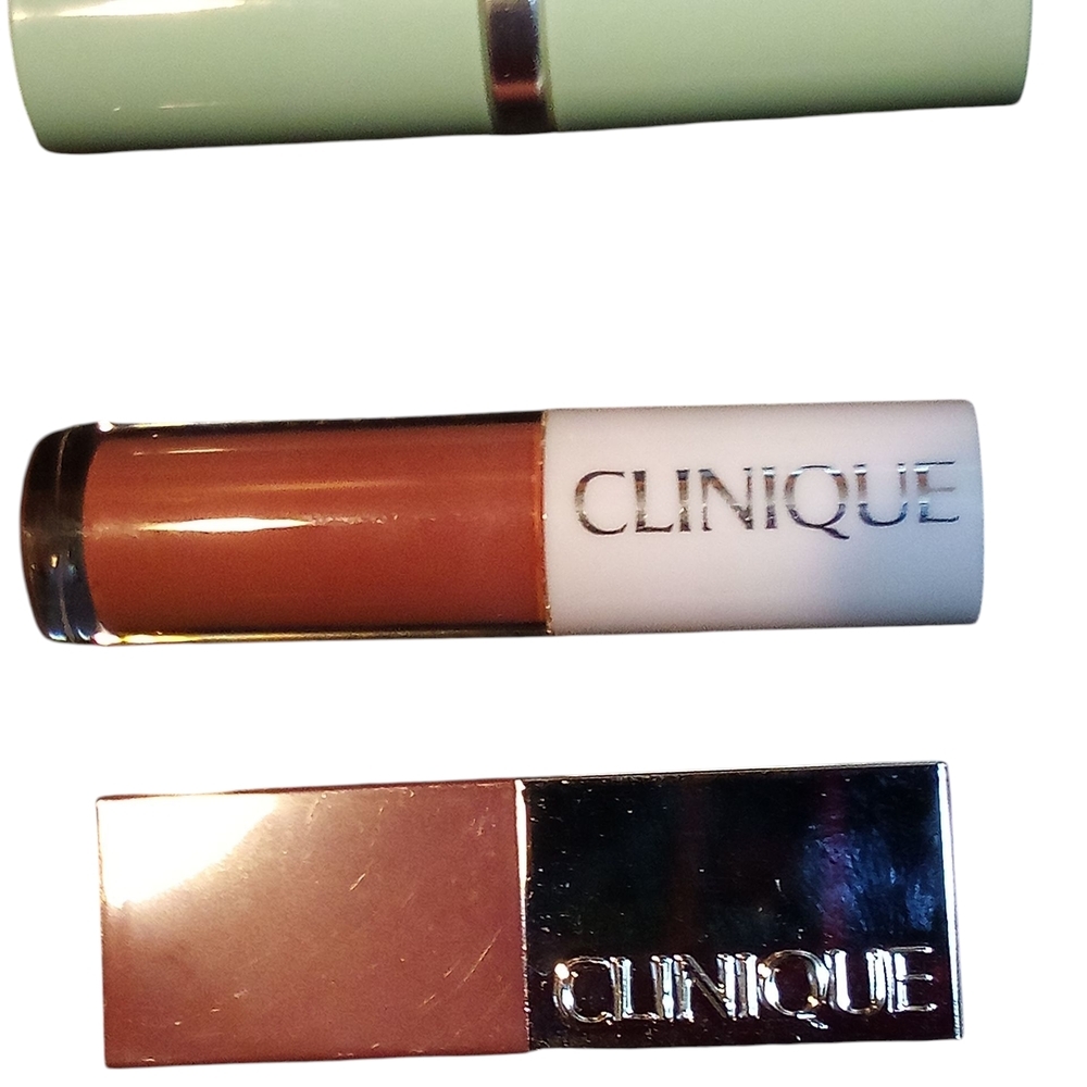 Clinique -NWT 12 Pc. Skincare and Makeup Set. Free Large White Tote W/Purchase - Picture 2 of 12